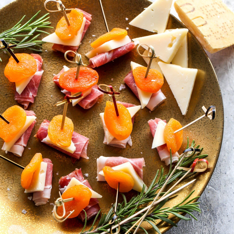 idee apero rapide fromage proscuitto romarin et abricot