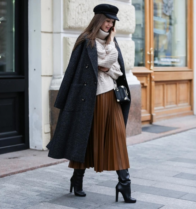 Quelles chaussures porter avec une jupe longue plissée ? Nos conseils pour un look canon ce