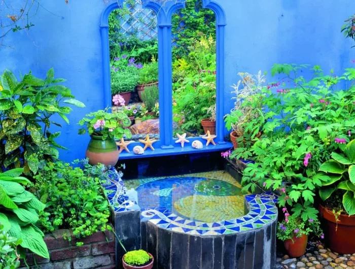 petit basin de jardin et de smiroirs trompe l oeil ide deco jardin provencal mediterraneen