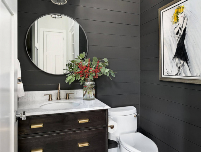 petite salle de bain noir et bois fonce elements blancs