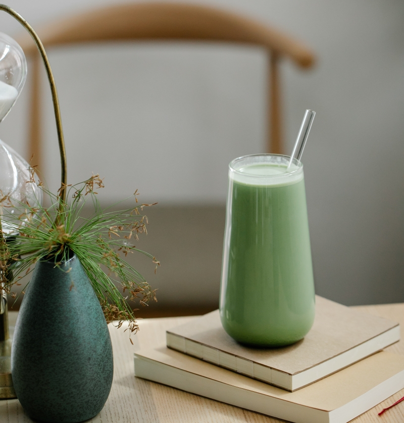 vase plante verte verre boisson detox maison idee smoothie