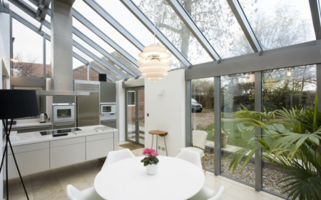 5amenagement veranda en cuisine blache style moderne parfaite pour une maison contemporaine