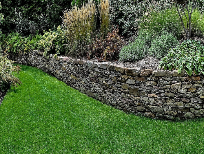 pour le jardinier paresseux un massif tres facile a entretenir