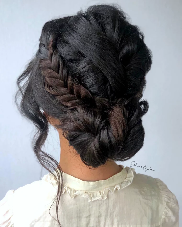 coiffure cheveux longs tresse mariage 2024