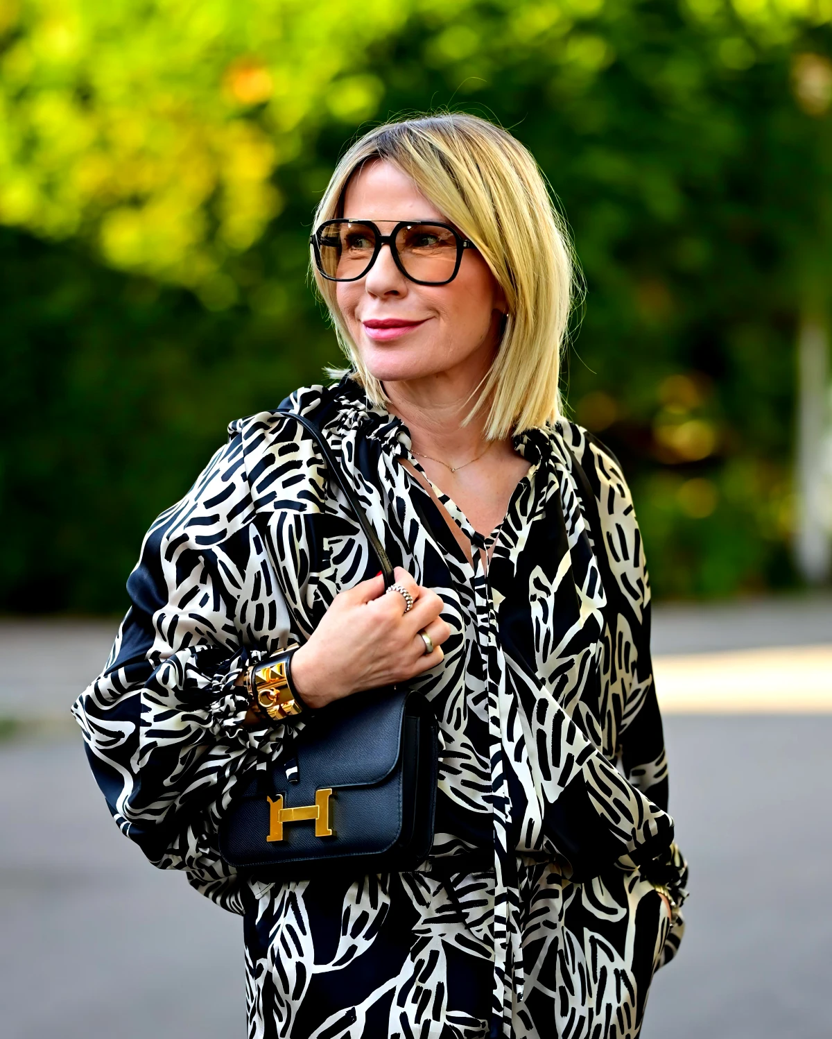 coupe de cheveux femme 60 ans avec lunettes cheveux fins