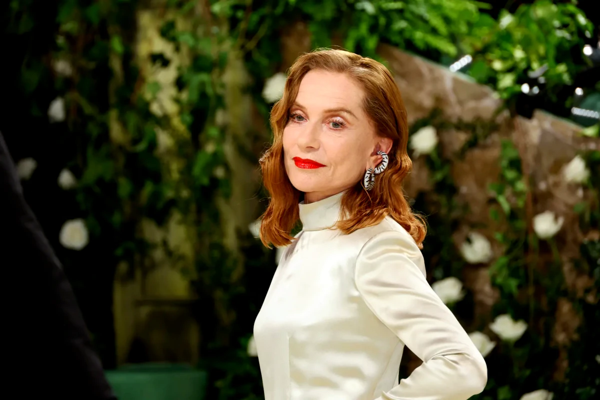 quelle coupe de cheveux pour cheveux très fins et plats isabelle huppert