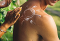 Comment bien choisir sa protection solaire – notre guide complet pour une peau à teint parfait