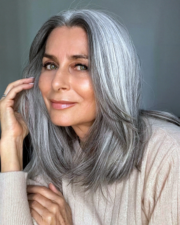 coupe cheveux gris mi long femme 60 ans