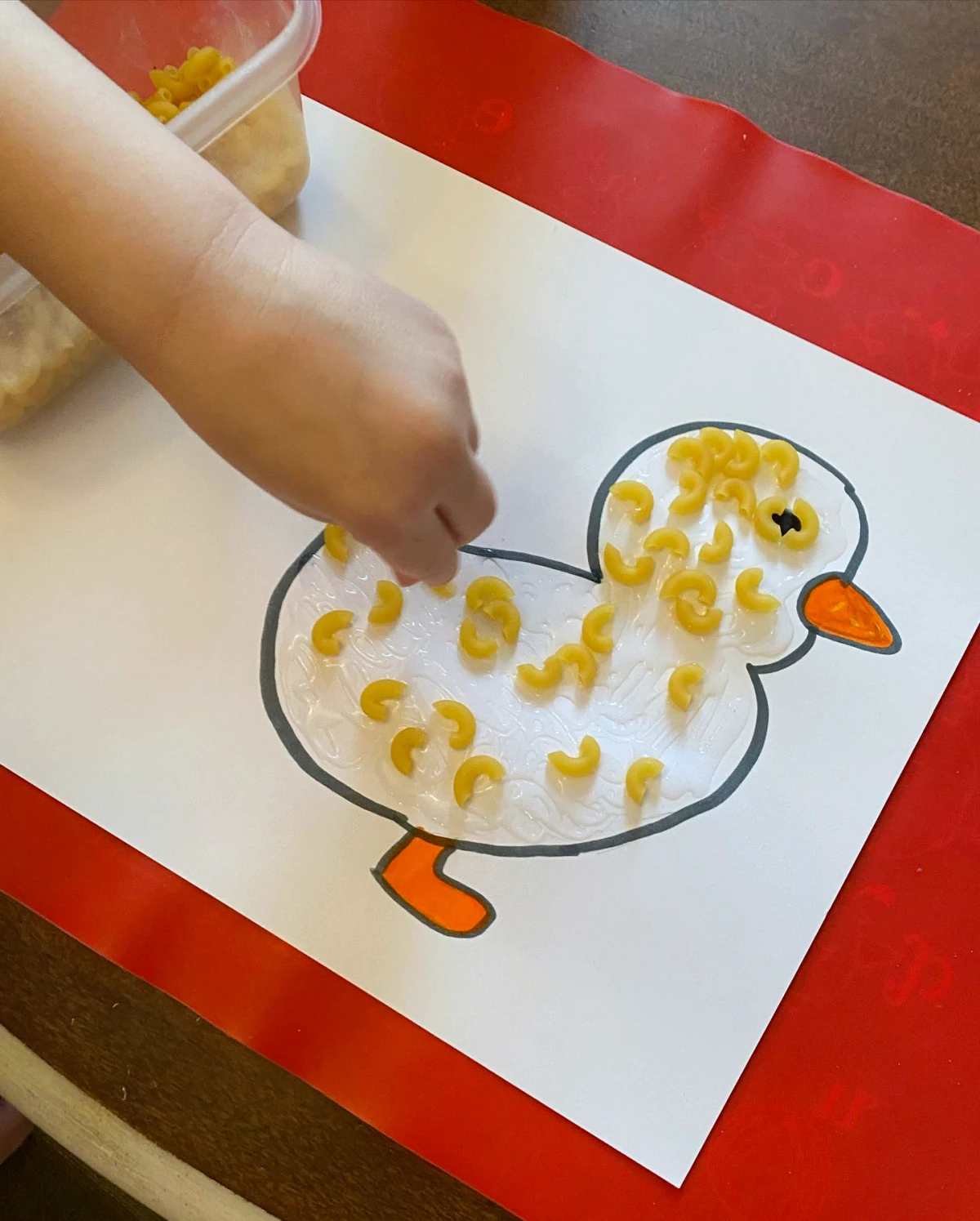 dessin d une poule avec des pates pour les enfants de 3 ans