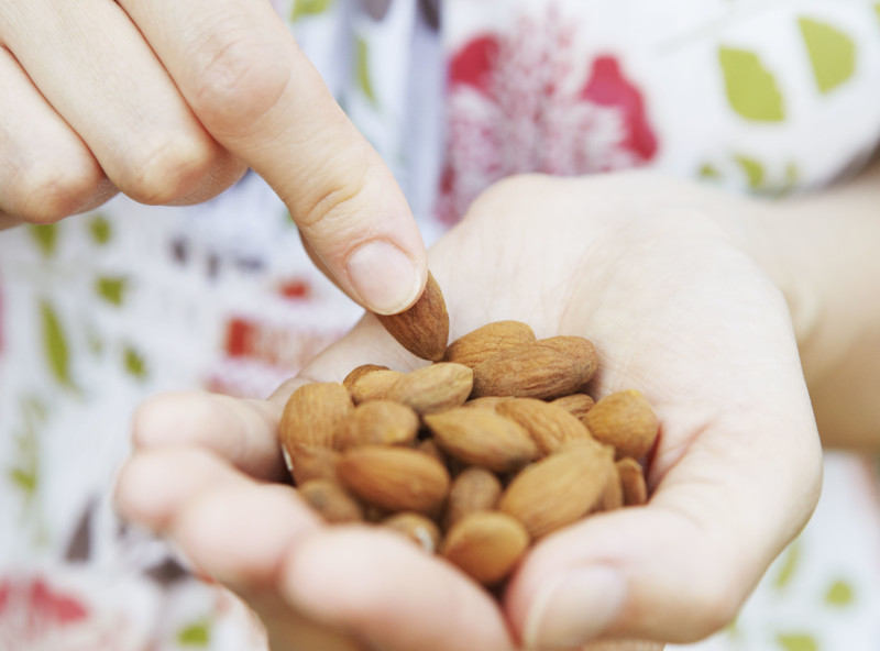 diminuer le taux de mauvais cholesterol manger des noix
