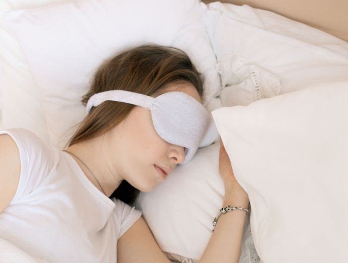 glaucome traitement naturel masque sommeil oreiller femme lit