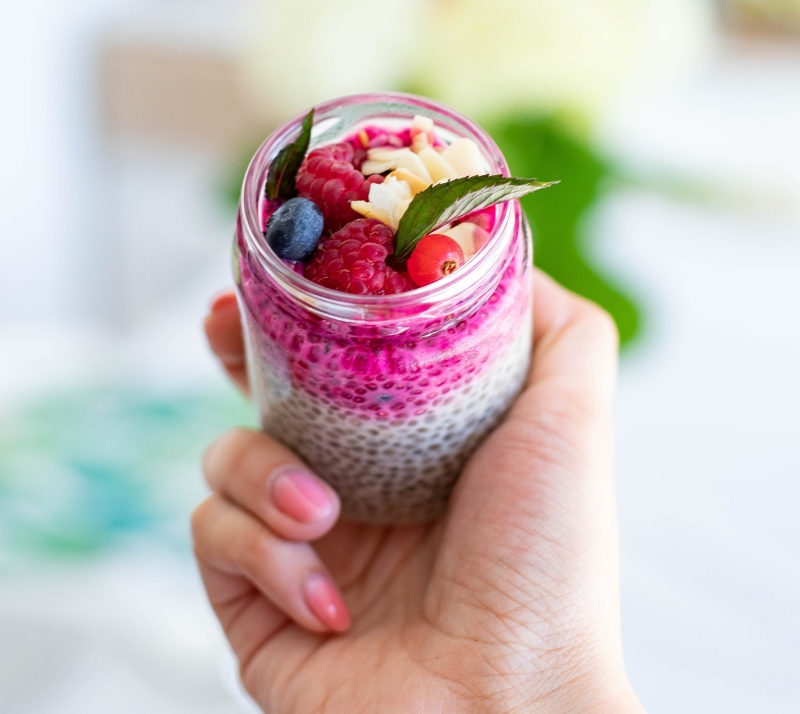 healthy breakfast yogurt chia seeds fruit