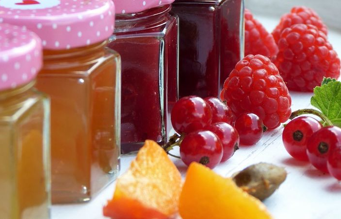 quels sont les bienfaits du miel pots de miel de fruits avec des fruits