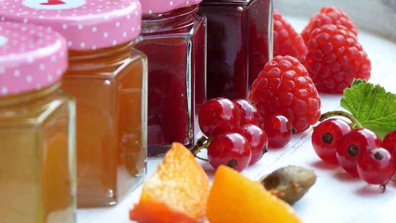 quels sont les bienfaits du miel pots de miel de fruits avec des fruits