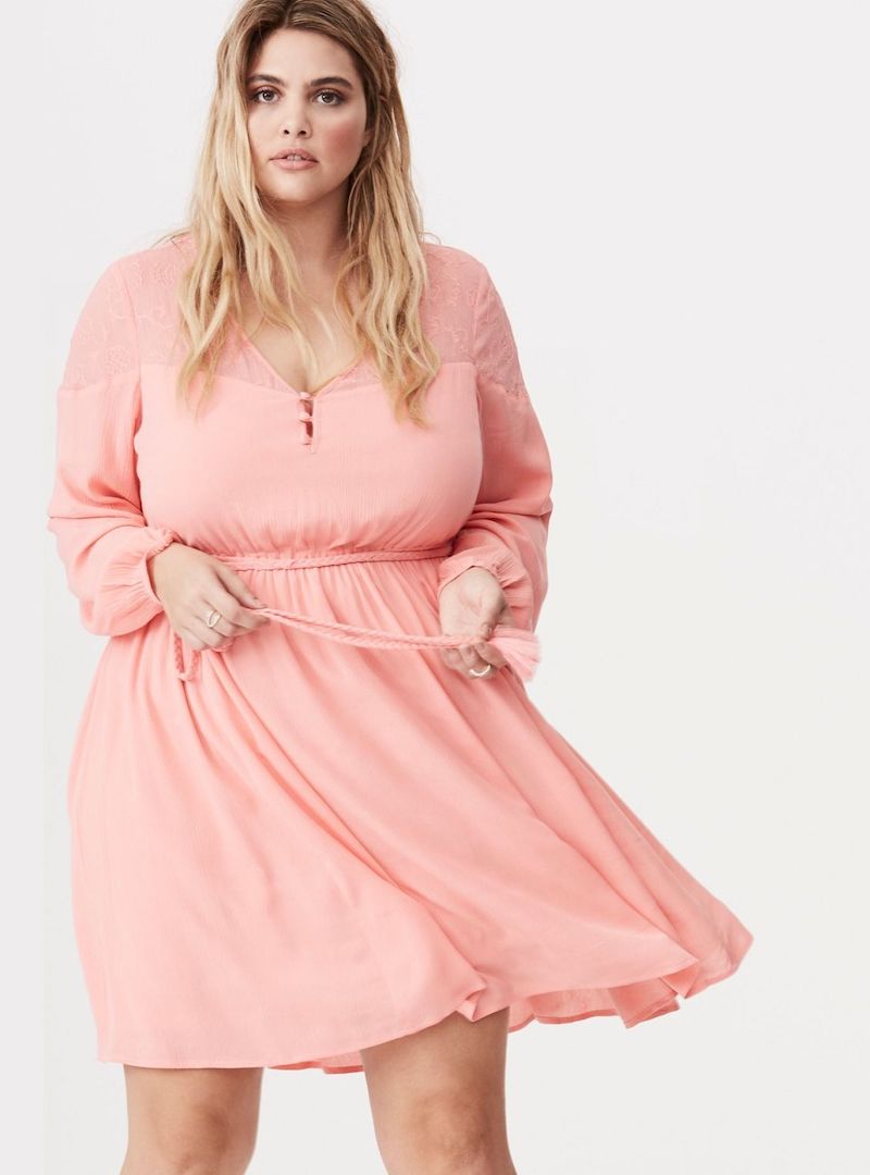 robe de soirée pour femme ronde et petite robe rose poudre