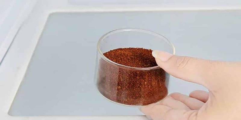 comment deodorer le frigo cafe moulu dans une tasse