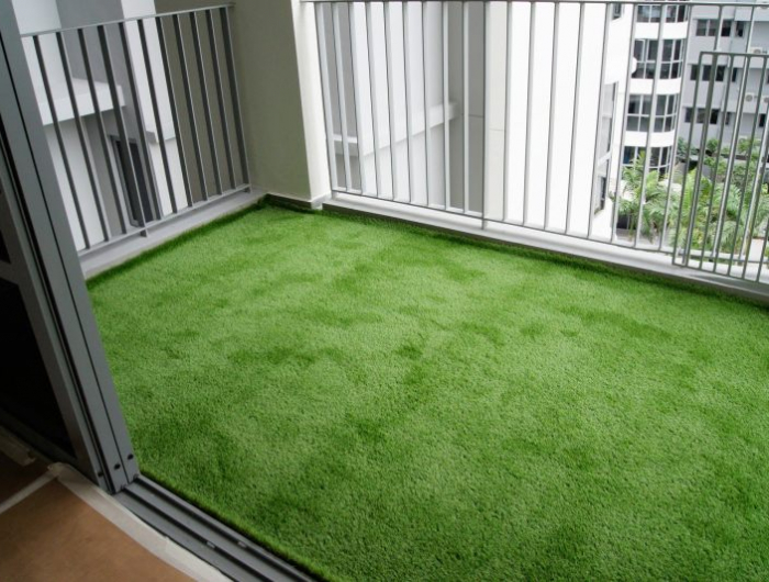 comment nettoyer une pelouse synthetique sur le balcon de l'appartement