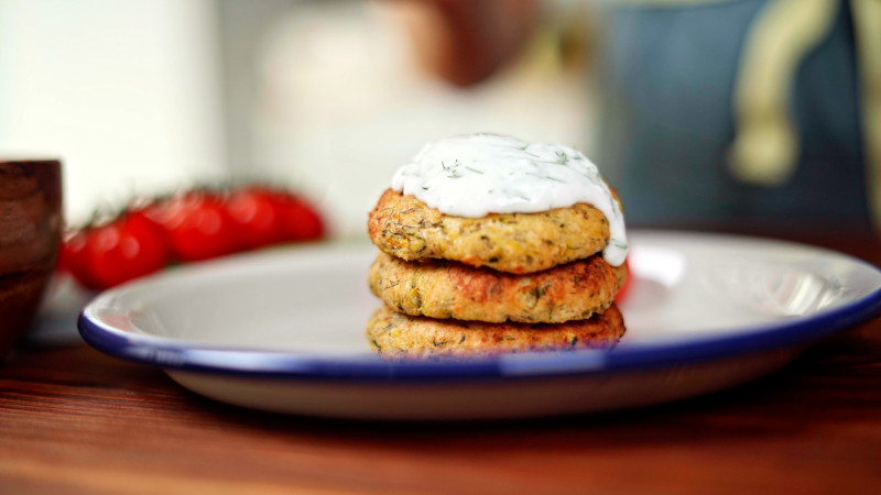 croquettes de courgettes et sauce a la grecque