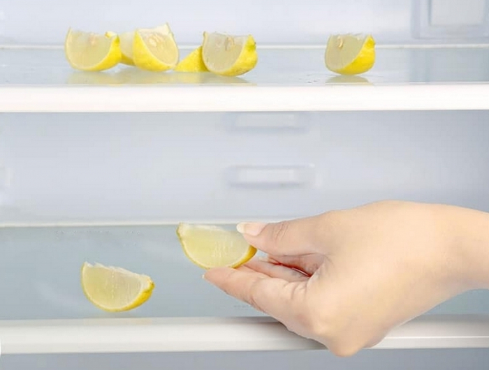 eliminer les odeurs du frigo morceaux de citron