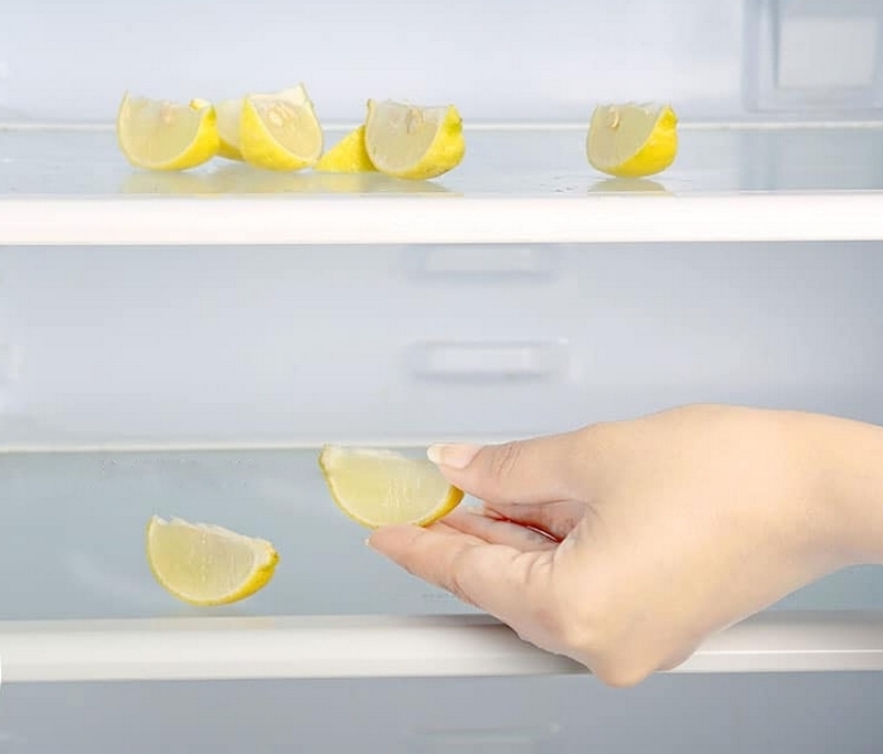eliminer les odeurs du frigo morceaux de citron