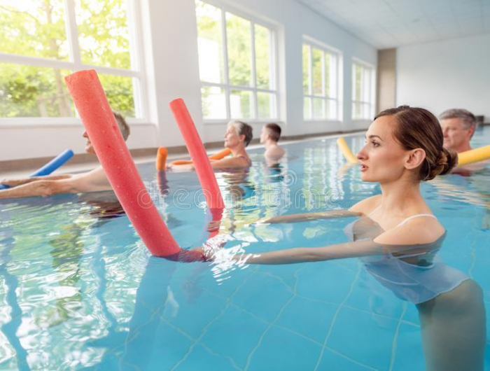 exercice en piscine comment faire du sport natation