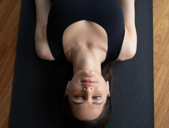faire du yoga pour gerer le stress et la tension arterielle