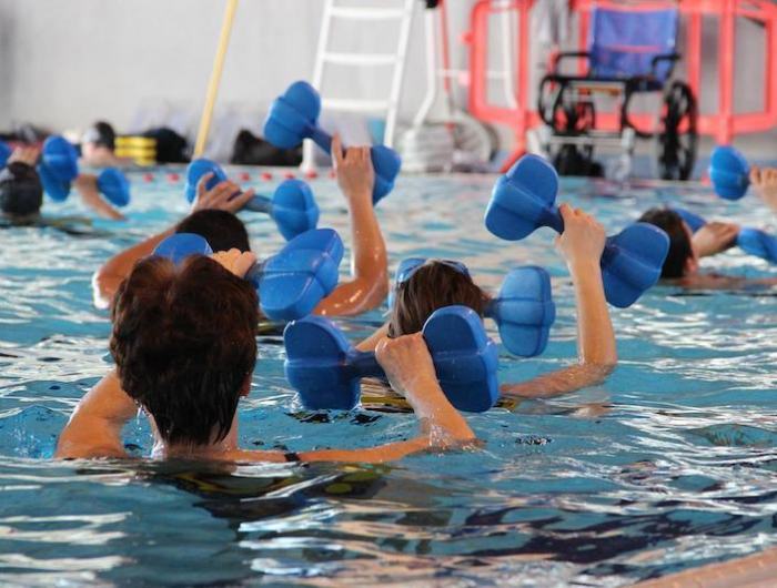 gym et nataion comment se mettre à l aquagym sport santé