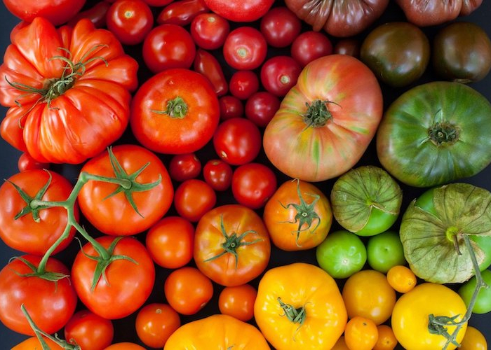idée repas du soir quand il fait chaud differents types de tomates diverses couleurs