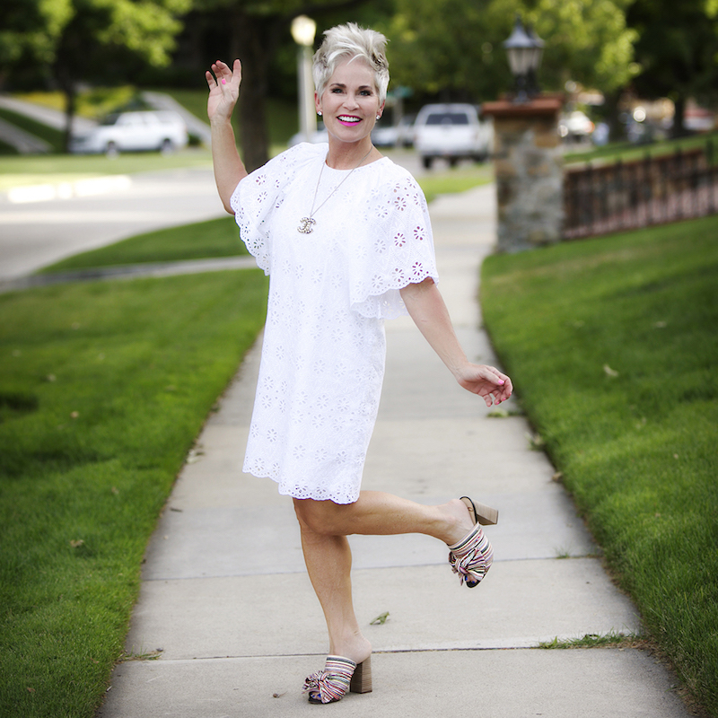 fashion woman 50 years old how to dress today stylish white dress