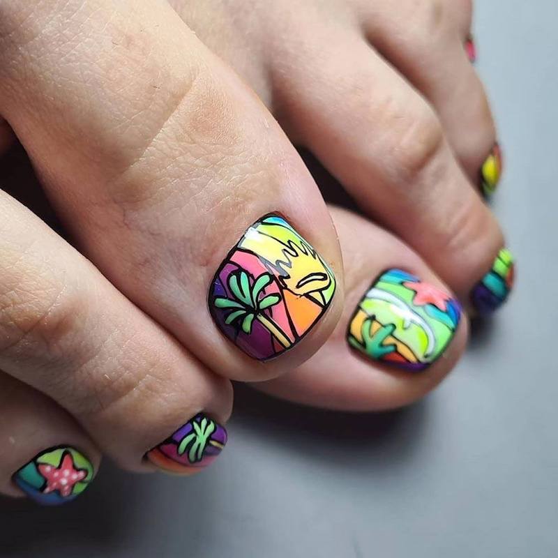 modeles colorés d ongles avec motif palmier dessiné et des couleurs variées