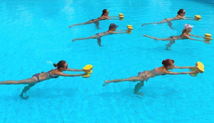 piscine et sport nager pour perdre du poids avec des exercices