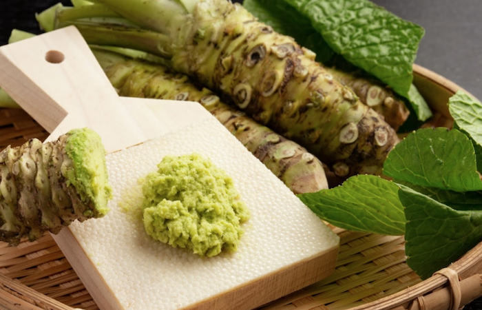 remplacer la moutarde par le wasabi racines de zasabi vert