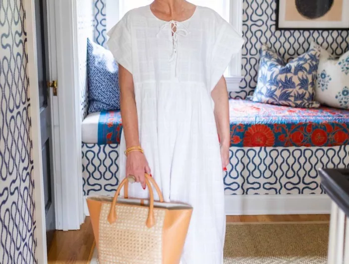 robe droite blanche comment adopter le style bohème chic à 50 ans