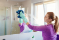Comment nettoyer des miroirs sans laisser de traces ? Astuces testées