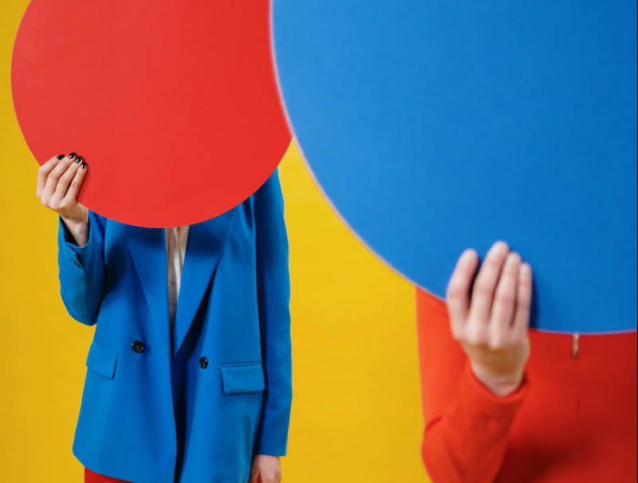 tendace color block idée quel tailleur femme chic été selon les tendances