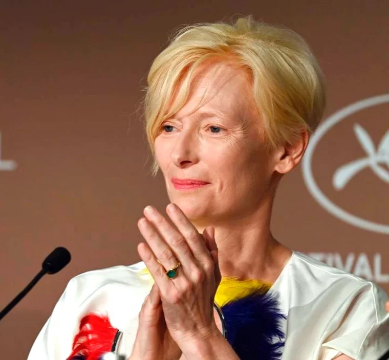 tilda swinton coupe courte rajeunissante