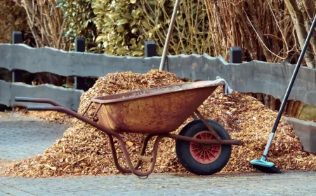 astuce jardin paillage outils types de paillages naturels coupures bois