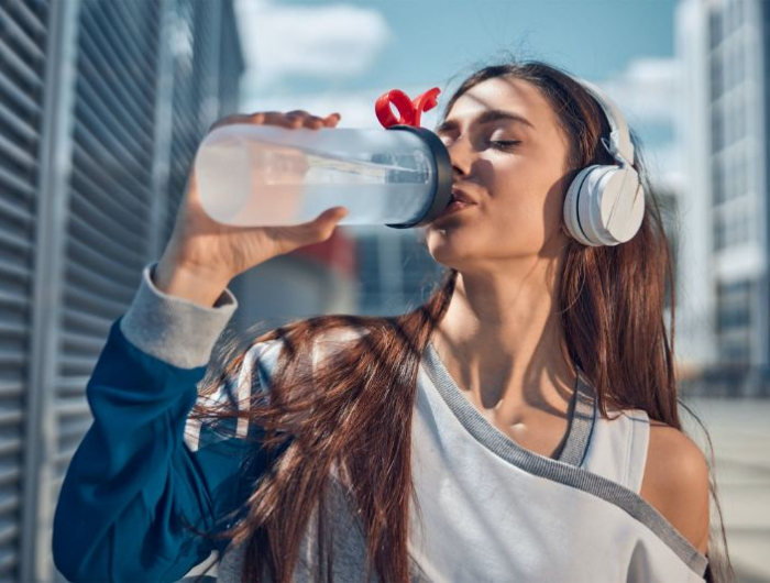 combien de litres d eau doit on boire par jour