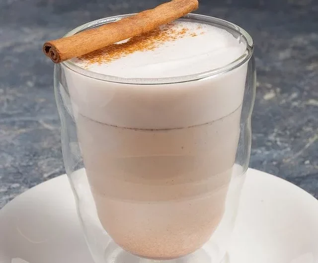 comment faire un bon cafe frappe tasse blanche de frappe blanc