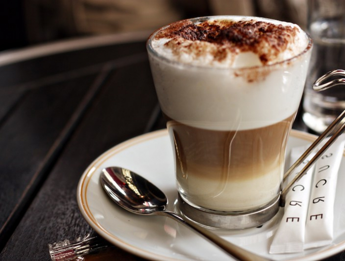comment faire un cafe frappe maison sans mixeur verre de frappuccino
