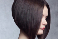 Coupe de cheveux fins et plats, sans volume, rajeunissant une femme de 50 ans