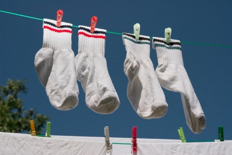 Comment blanchir des chaussettes avec du bicarbonate et d’autres produits magiques