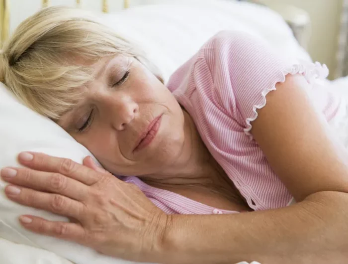 dormir suffisamment pendant la menopause c est possible