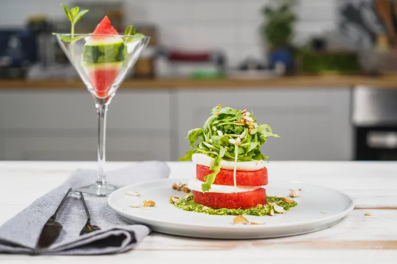 exemple salade composée excellente de pasteque mozzarella roquette pesto maison simple à faire