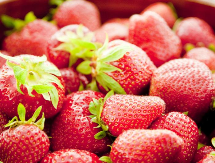 fraises fruit d ete riche en vitamine c et nutriments