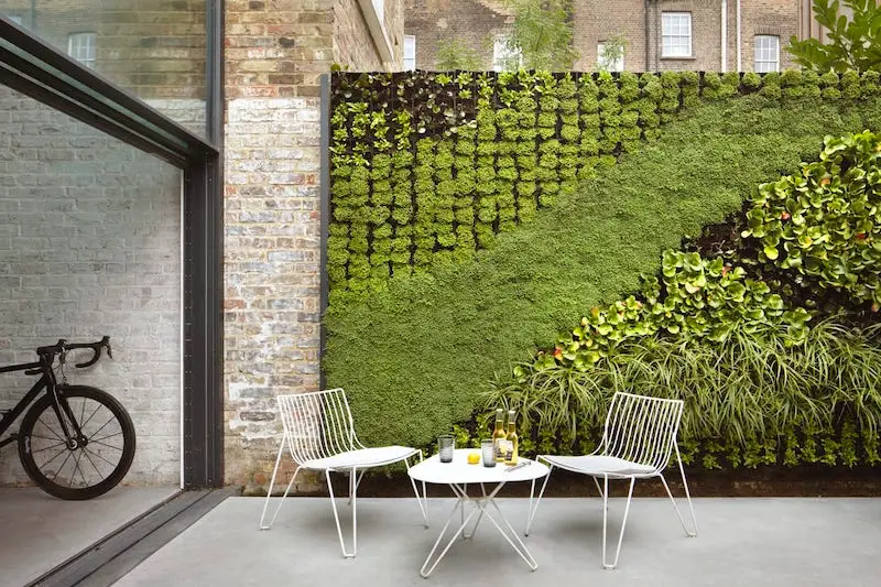 mur vegetal exterieur design geometrique