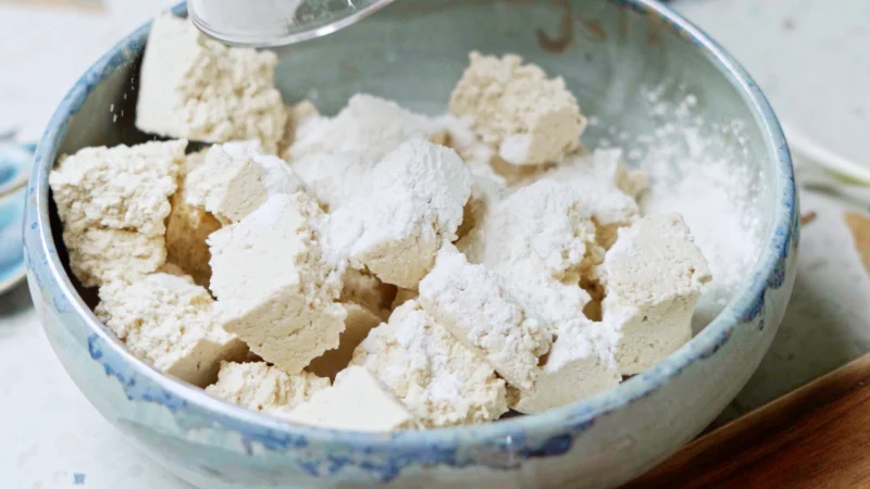 ajouter des fecules de mais au tofu comment faire du tofu recette vegan