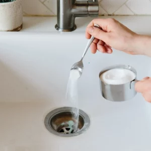 9 recettes naturelles pour canalisation malodorante - simples mais efficaces