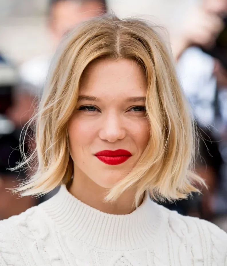 carré mi long femme raie au milieu french bob lea seydoux coupe