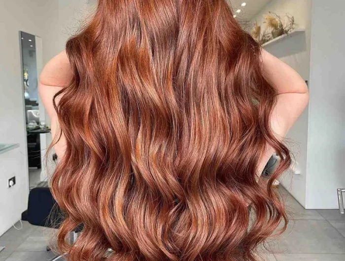 cheveux auburn cuivre tendance couleur de cheveux automne hiver 2022
